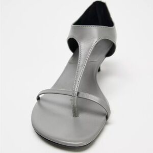 NWT Zara leather women's kitten heel sandals in gray.